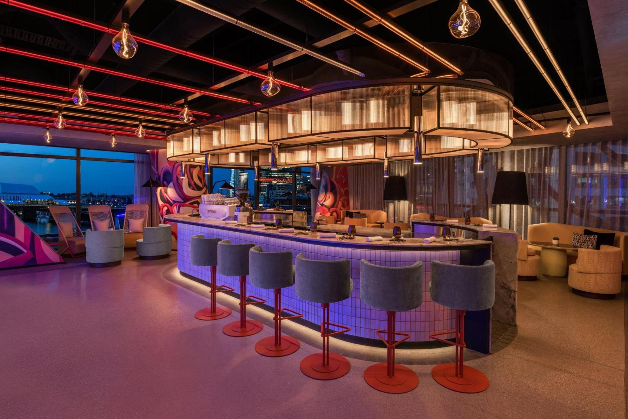 W Sydney Ξενοδοχείο Εξωτερικό φωτογραφία The bar at the 101 Skybar