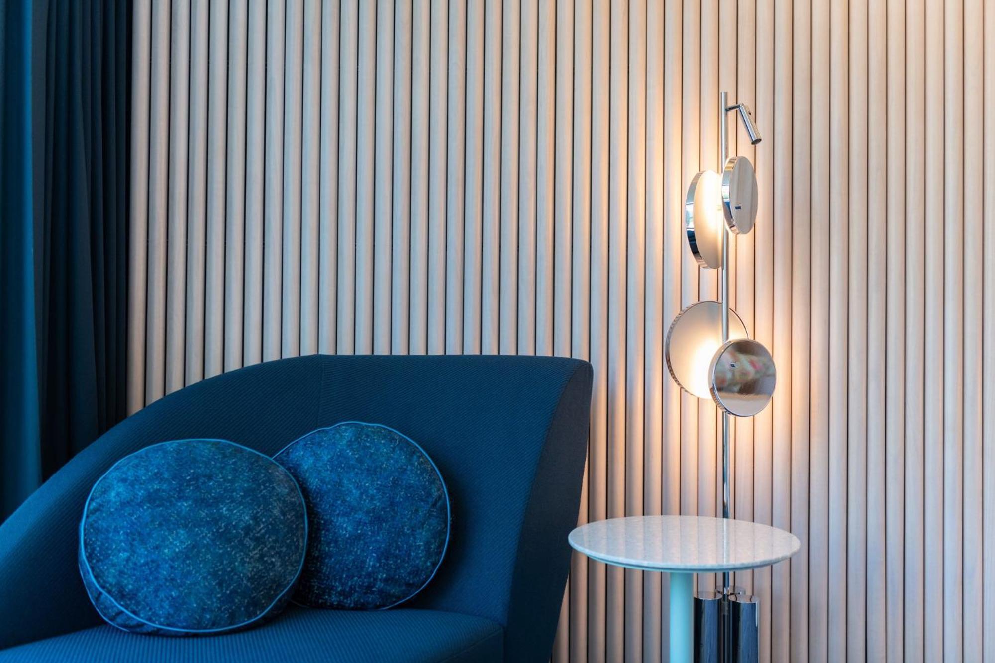 W Sydney Ξενοδοχείο Εξωτερικό φωτογραφία A floor lamp